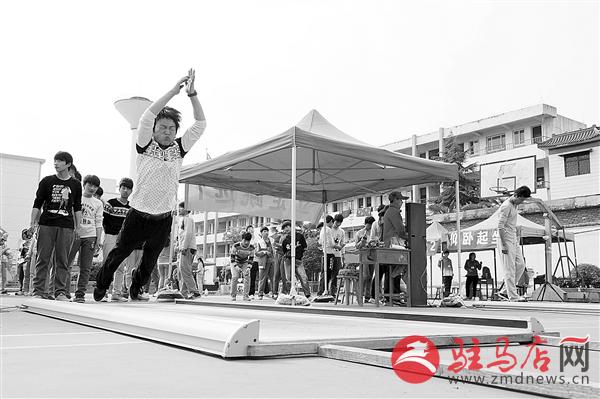 zhangz150427.jpg