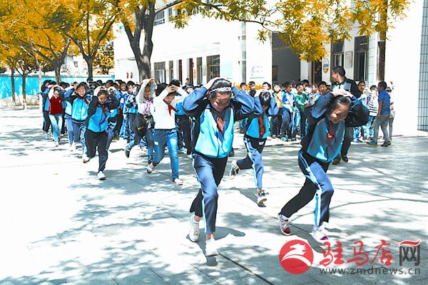 zhaohm150522.jpg