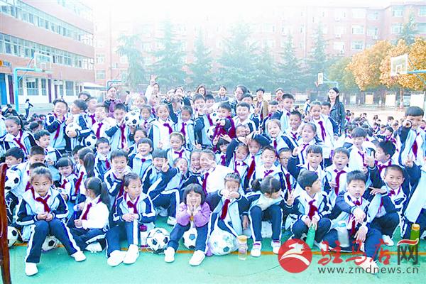 zhaohm17112.jpg