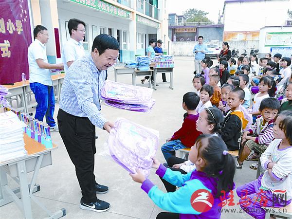 yangxh180938.jpg