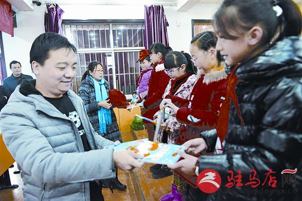 zhaohm16015.jpg