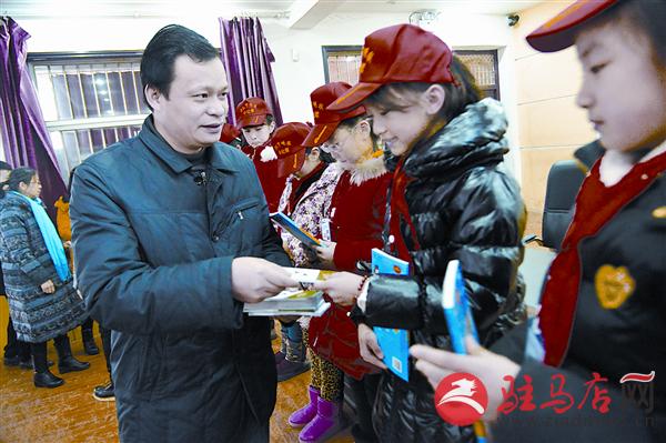 zhaohm16014.jpg