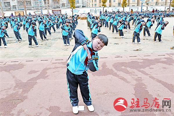 zhaohm160385.jpg