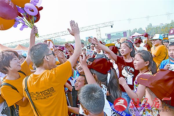 zhaohm160637.jpg