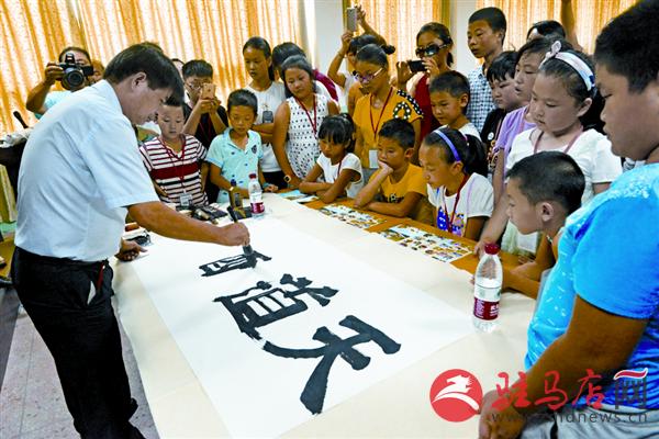 zhaohm160858.jpg
