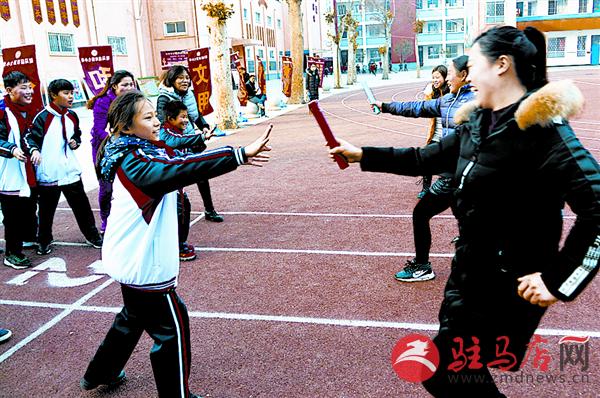 zhaohm16122.jpg