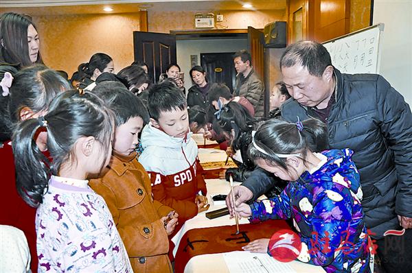zhaohm1701115.jpg