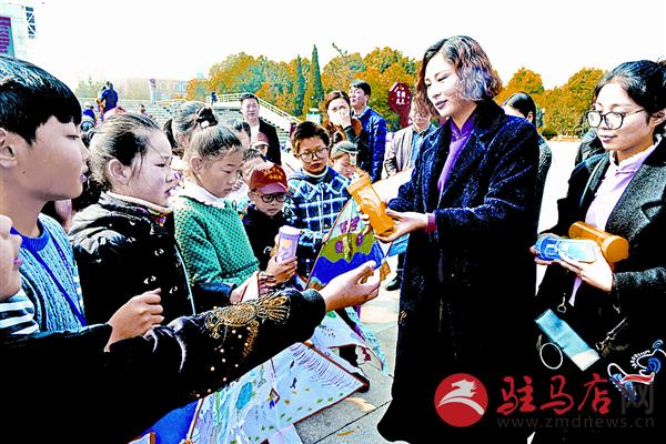 zhaohm170366.jpg