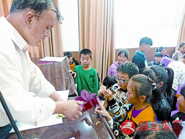 jiaoyp181113.jpg