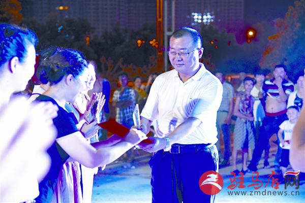 wangk1707103.jpg