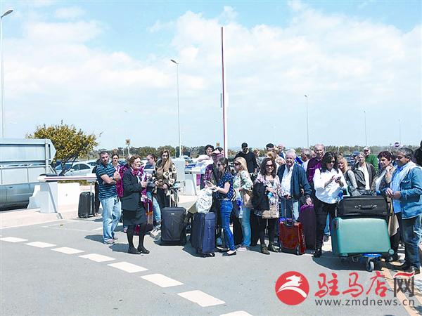 yangf1603117.jpg