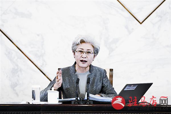 yangf1503141.jpg