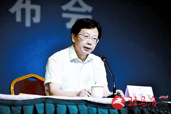 yangf1508116.jpg