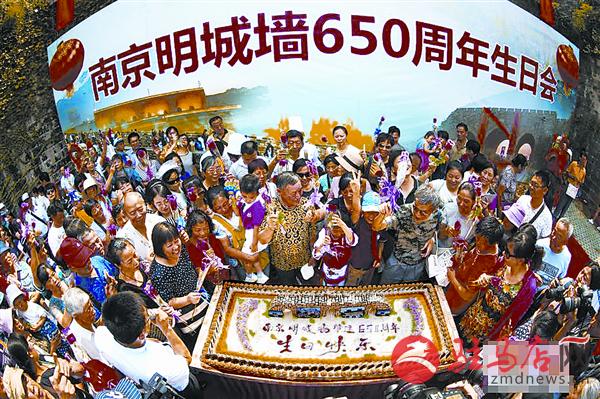 daih16097.jpg