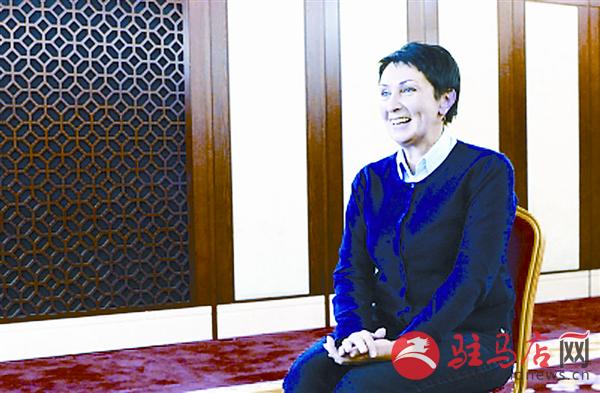 yangf1710104.jpg