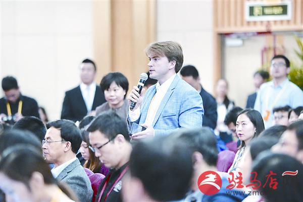 yangf1710139.jpg