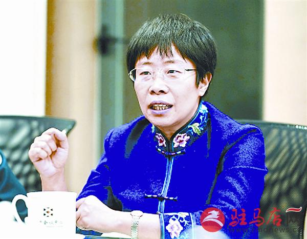 yangf1710153.jpg