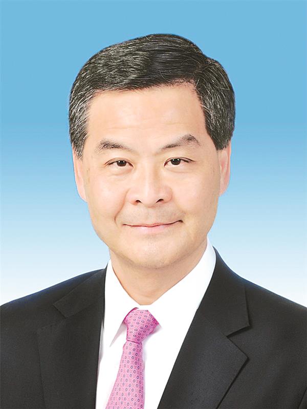yangf180360.jpg