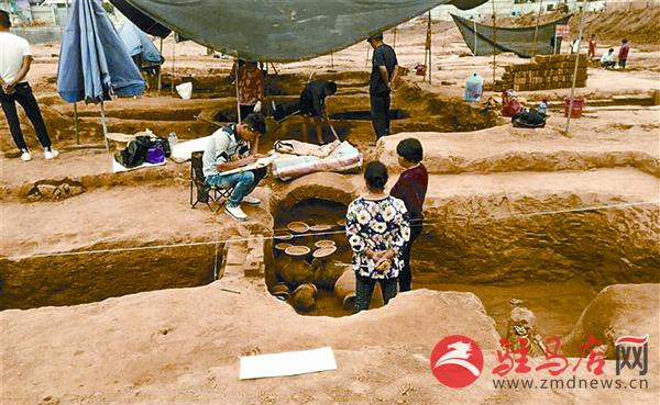 yangf1612100.jpg