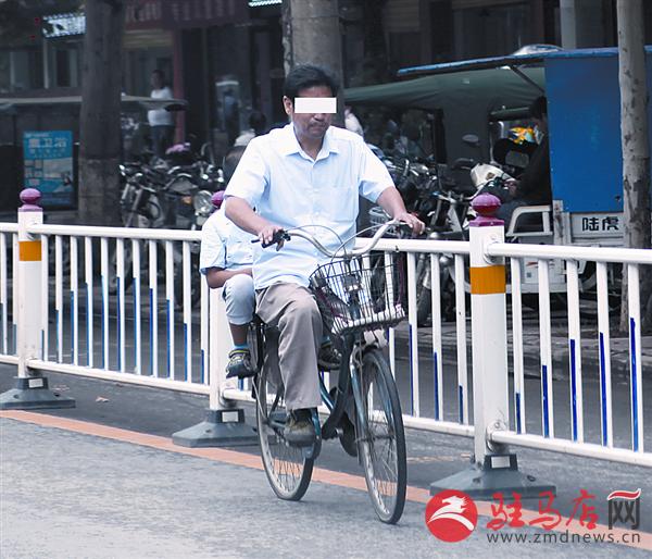 yangf1608110.jpg
