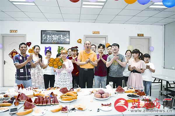 yangxh1812170.jpg