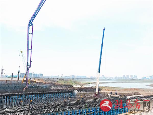 lihj1903116.jpg