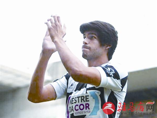 yangf1712106.jpg