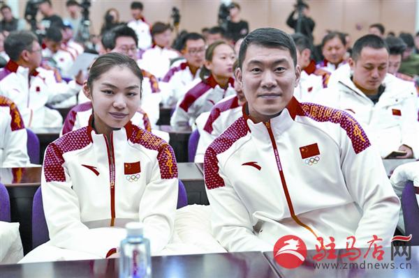 yangf1801153.jpg