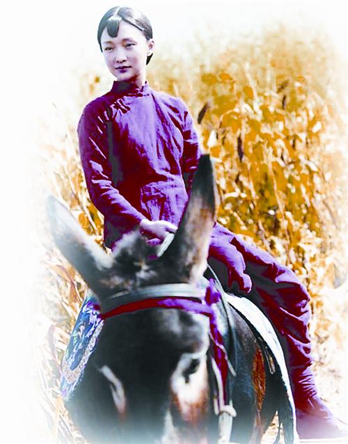 yangf1410107.jpg