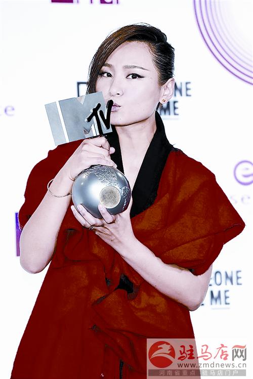 yangf141142.jpg
