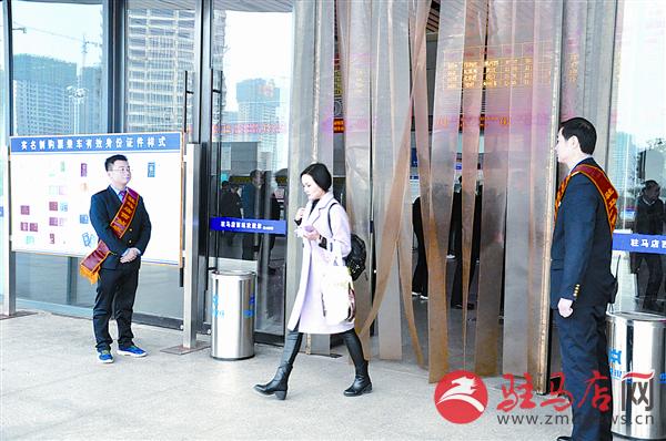 zhaol16118.jpg