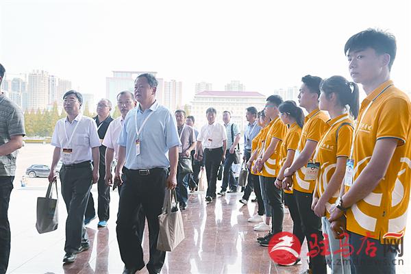 qif1805328.jpg