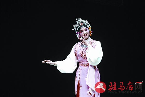 reny1603124.jpg