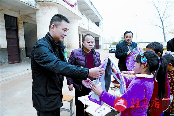 wangj1511115.jpg