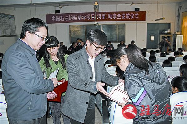 wangj1511125.jpg
