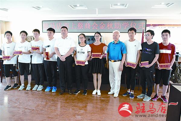 yangxh1808156.jpg