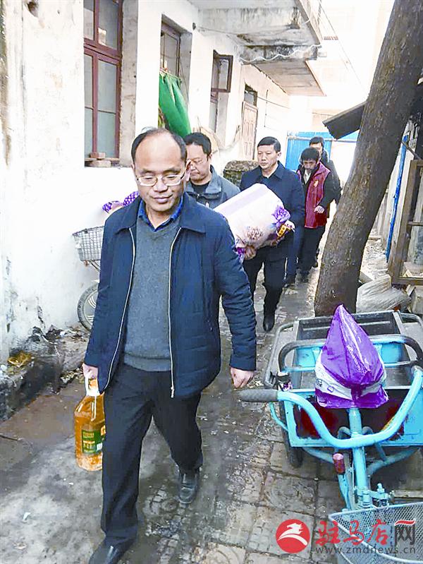 417214_袁,新华街道送温暖1.jpg