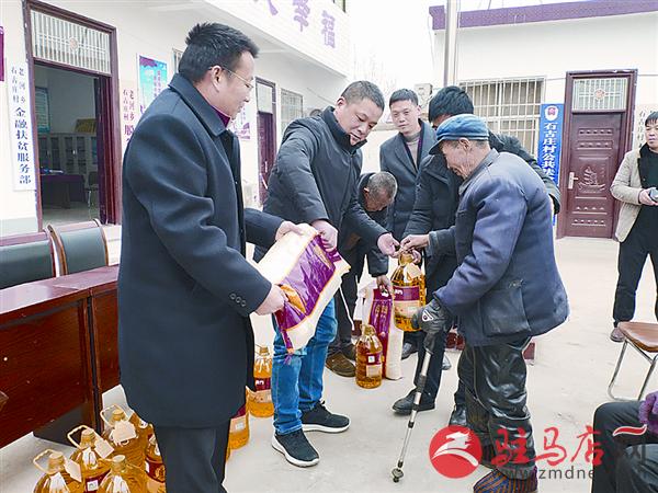 yangf1901129.jpg