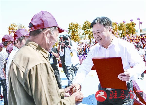 yangxh1809173.jpg